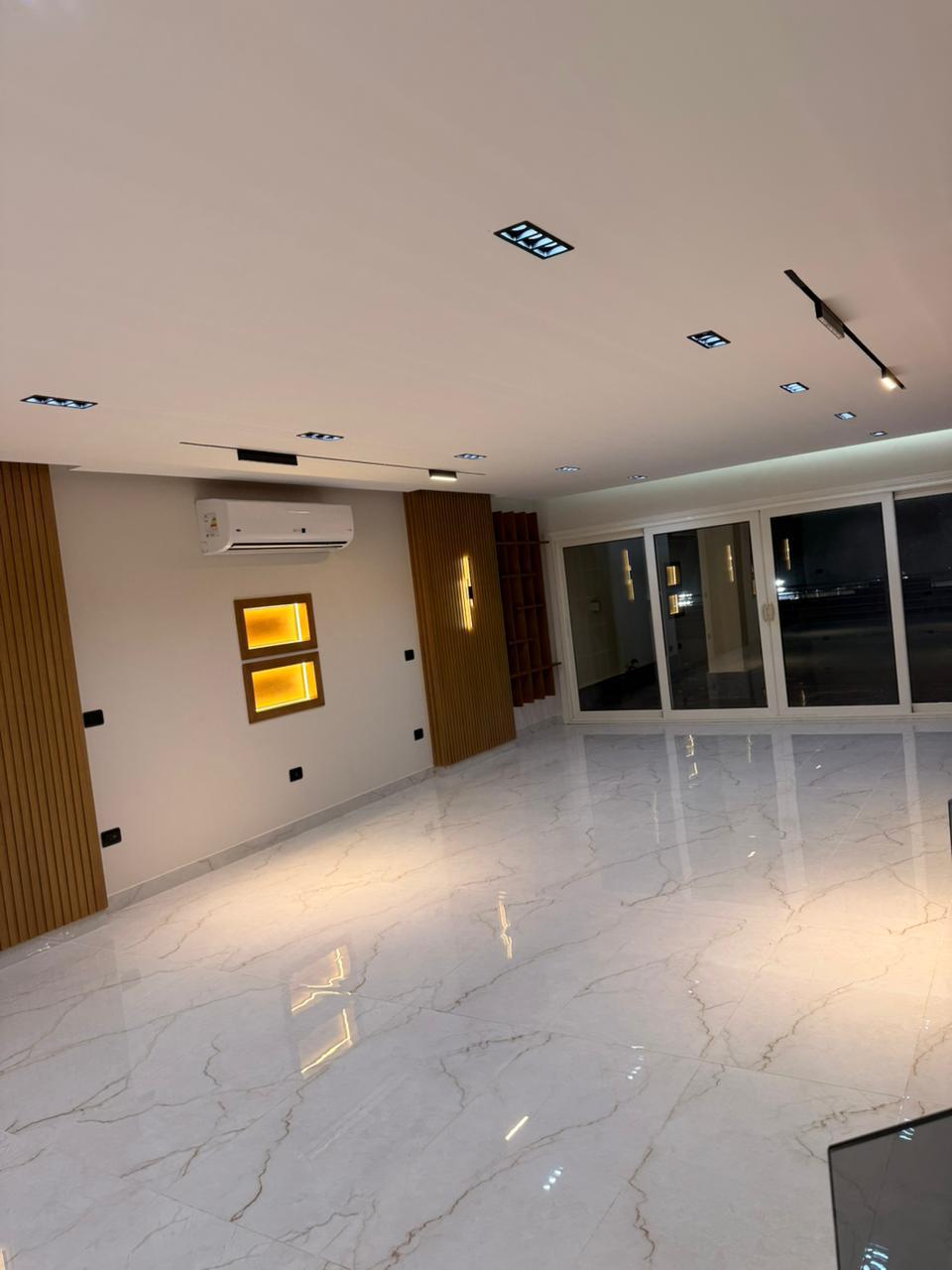 First-Use Furnished Villa for Rent in Mountain View iCity New Cairo with Garden View 9