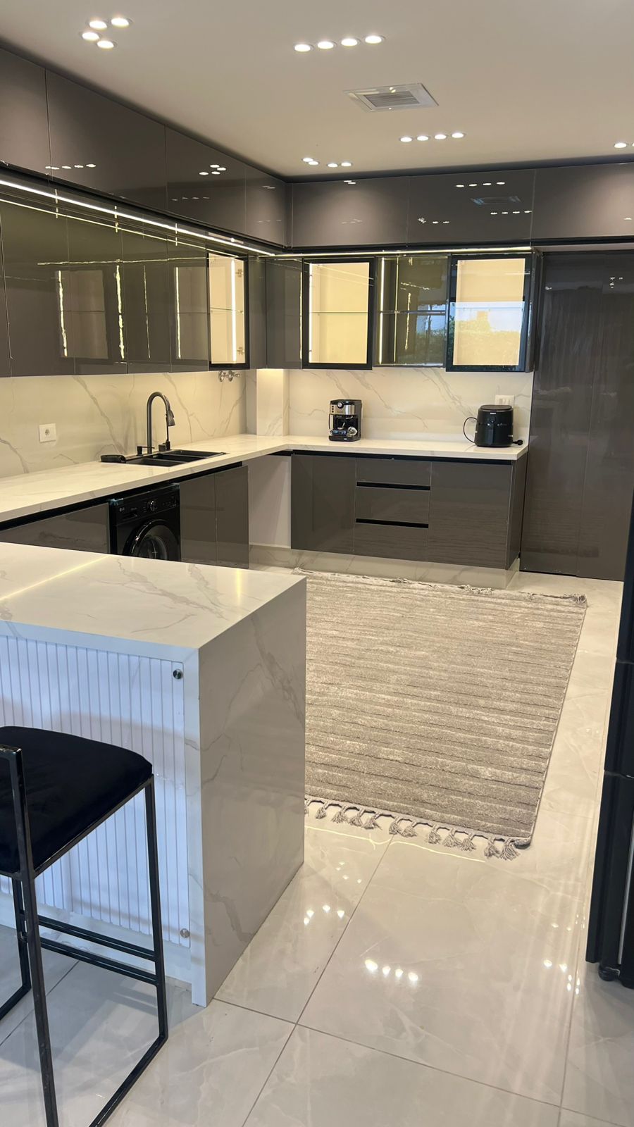 First-Use Furnished Apartment for Rent in Lake View Residence New Cairo with Lake View 14