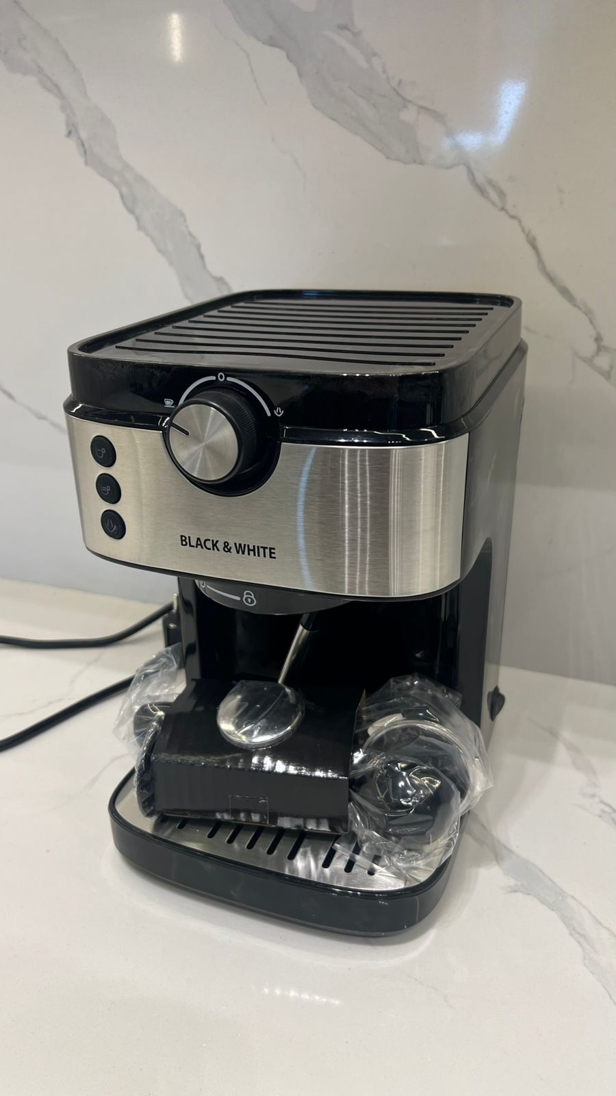 First-Use Furnished Apartment for Rent in Lake View Residence New Cairo with Lake View 7