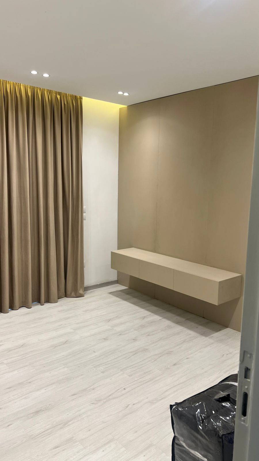 First-Use Furnished Apartment for Rent in Lake View Residence New Cairo with Lake View 8