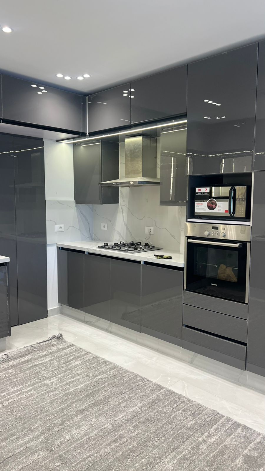 First-Use Furnished Apartment for Rent in Lake View Residence New Cairo with Lake View 10